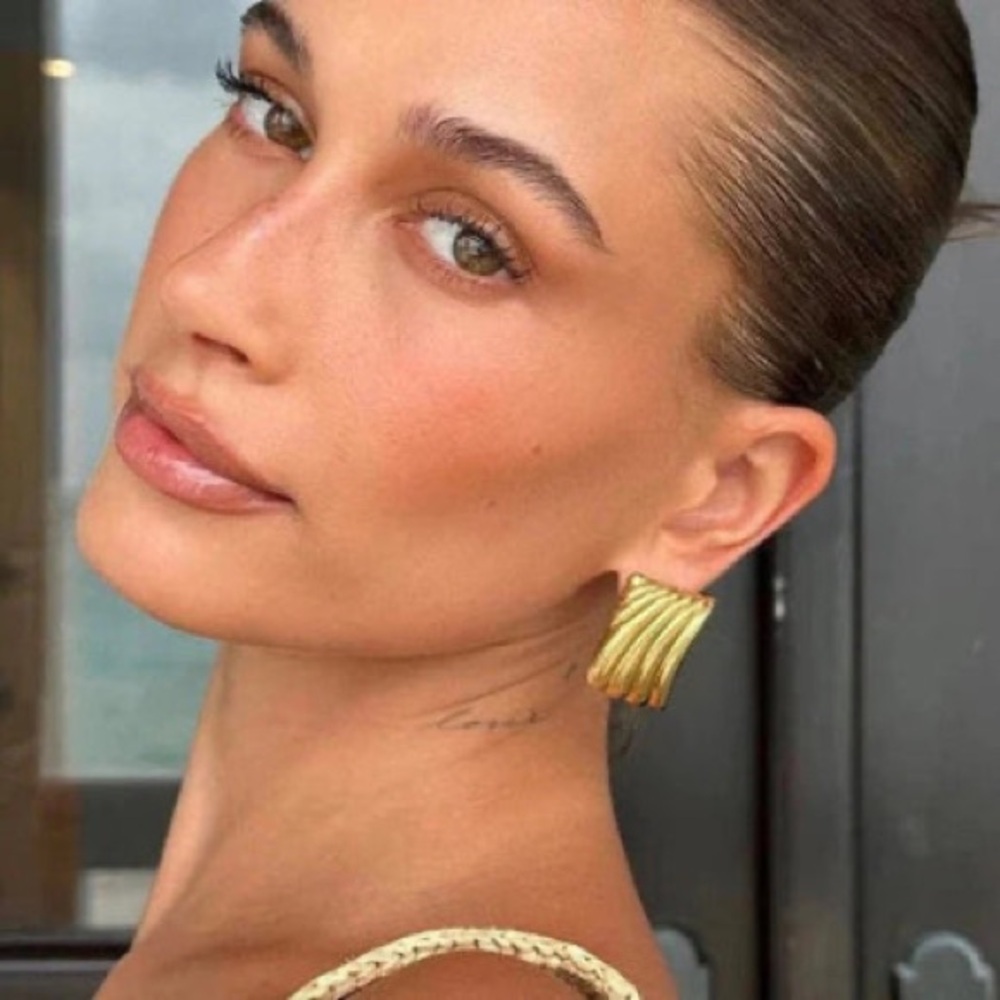 Avaria Alisa Gold Earrings